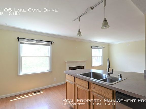 3rd image of 7106 Lake Cove Dr