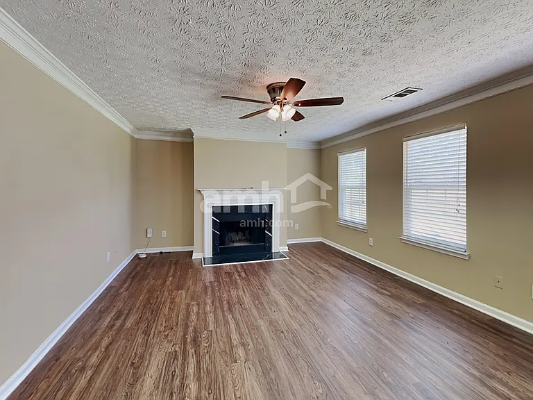 1394 Ivey Pointe Dr — Photo 7