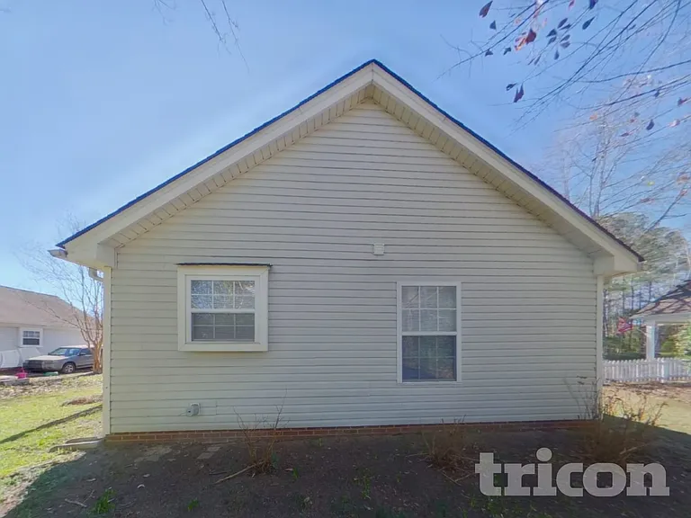 562 Chisolm Way — Photo 16
