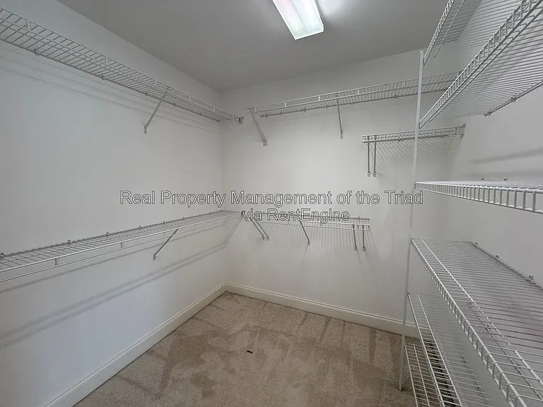 1016 Longhorn Ct — Photo 16