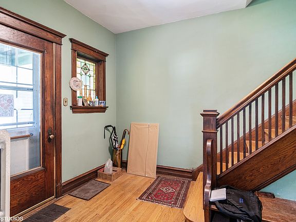 2nd image of 828 Gunderson Ave