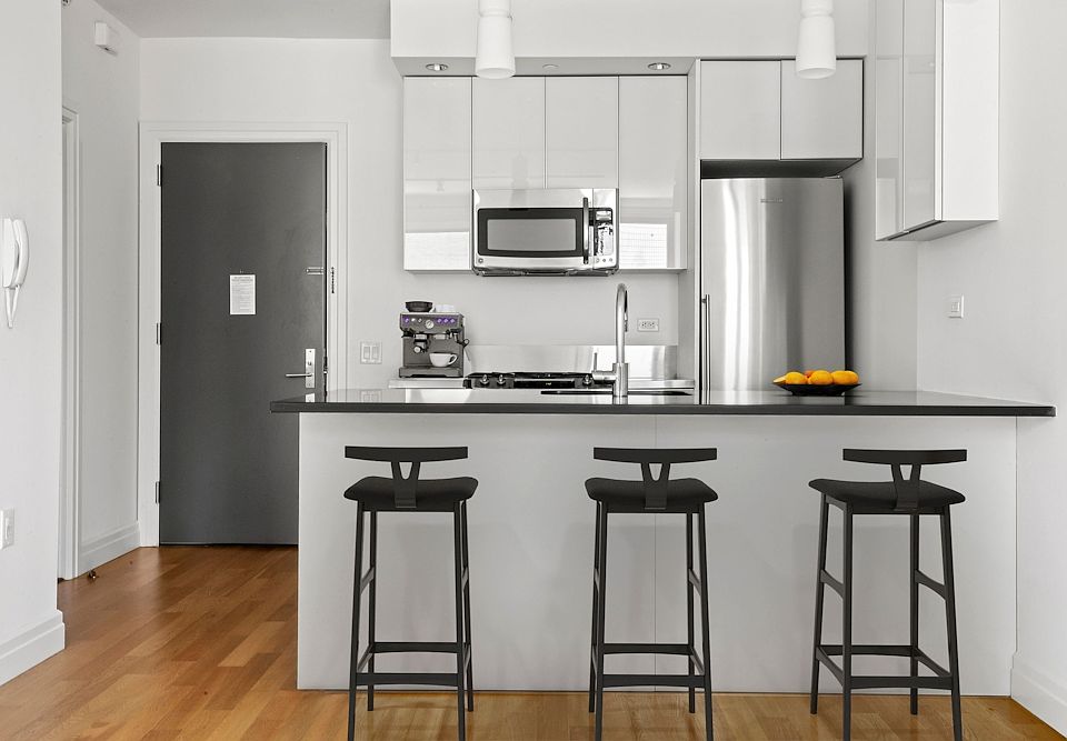 1st image of 550 W 54th St APT 907