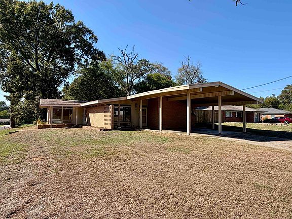 2nd image of 1505 Berry Ln