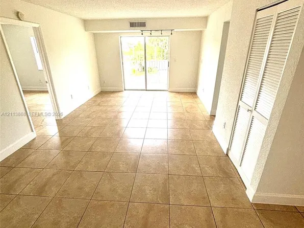 8200 SW 210th St APT 101, Cutler Bay, FL 33189
