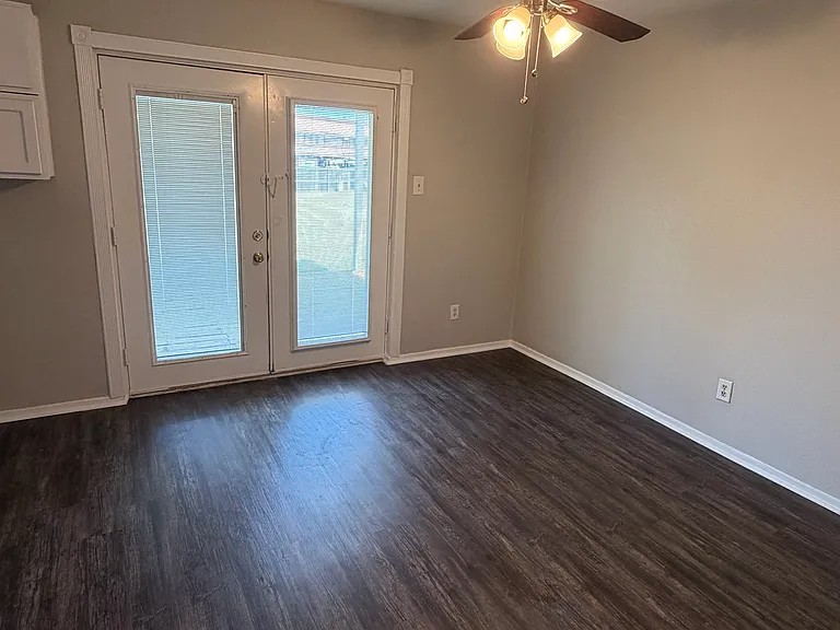 415 Stonehenge Dr — Photo 6