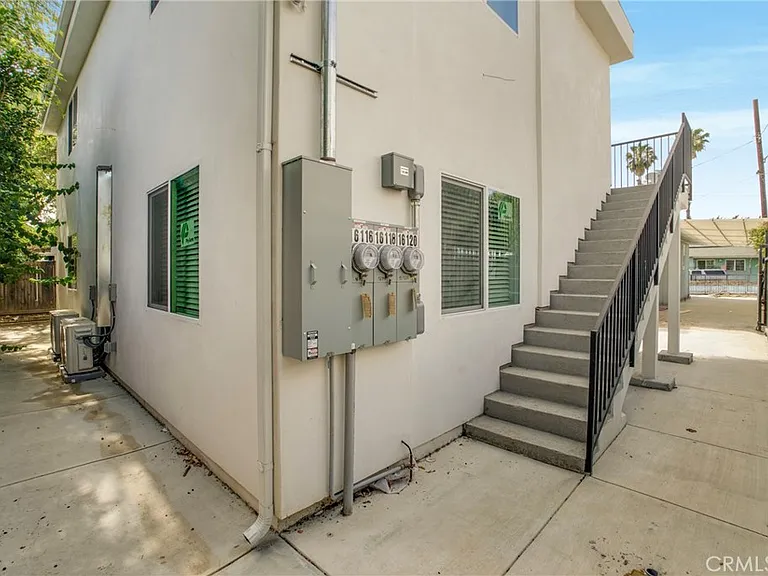 16120 Haynes St — Photo 4