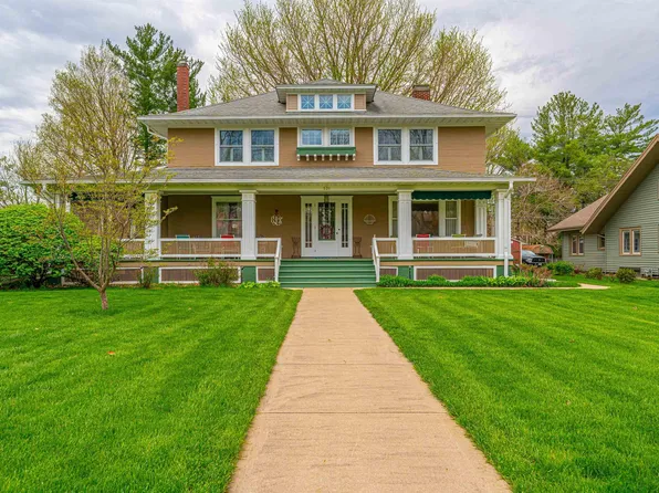 531 N Union St, Lincoln, IL 62656