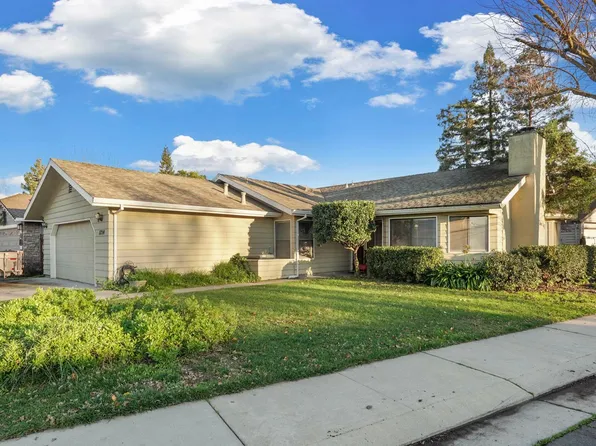 1754 Lakeshore Dr, Lodi, CA 95242