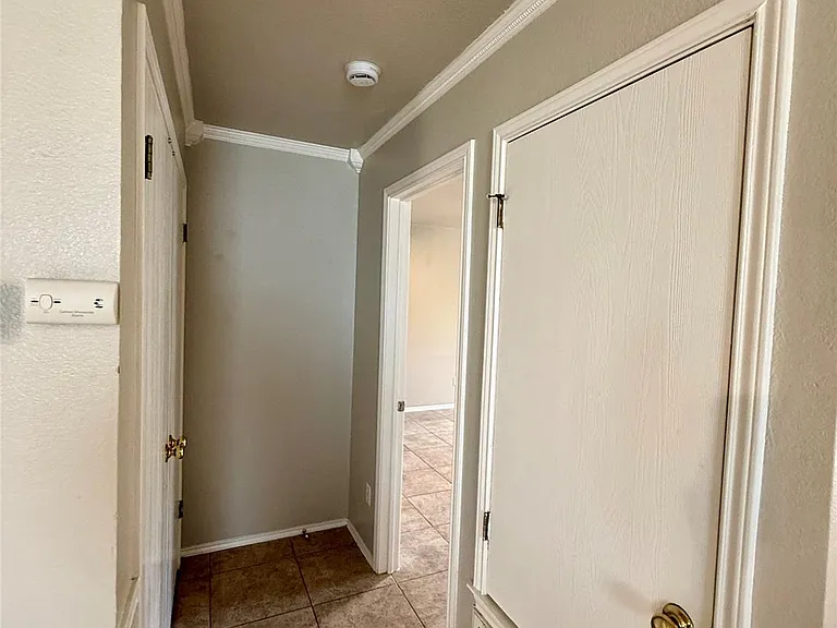 3504 Banda Ln — Photo 9