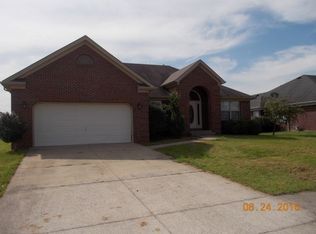 4203 Lakeside Dr, Sellersburg, IN 47172