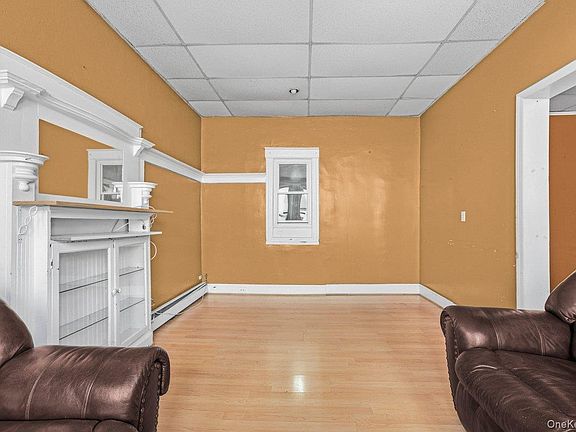 5th image of 10409 94th Avenue