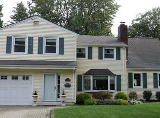 5 Campbell St, Waldwick, NJ 07463