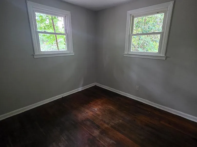 165 Stanford St — Photo 8