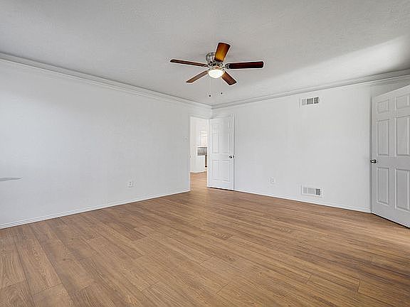 4th image of 1710 Hanover Dr #1