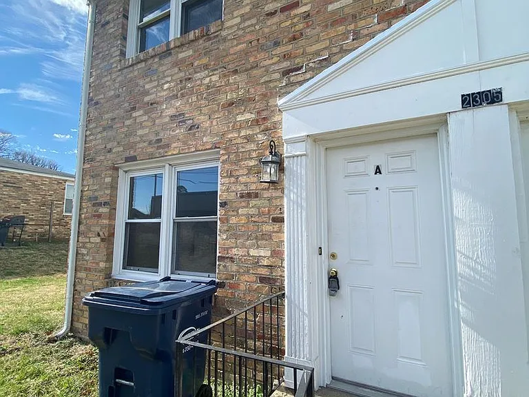 2305 Poplar St #A — Photo 2