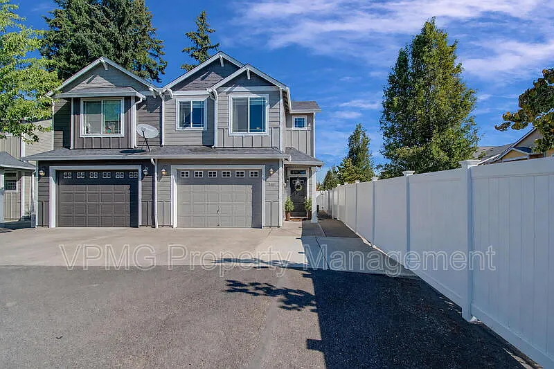 3 bed, 2.5 bath, 1593 sqft, $2,395 — Photo 1