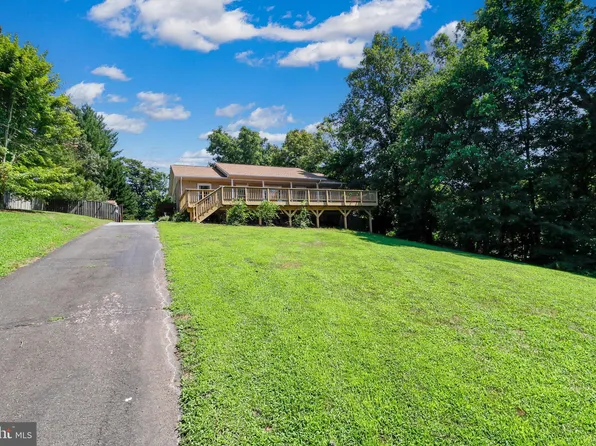 7828 Oak St, Manassas, VA 20111