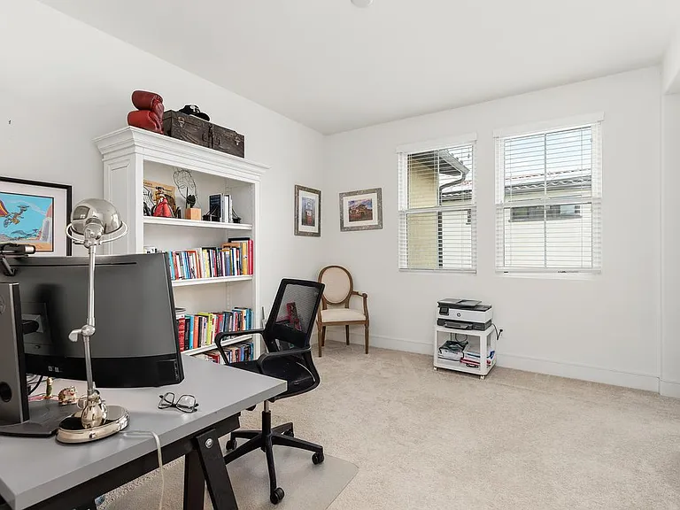 6640 Solterra Vista Pkwy — Photo 21