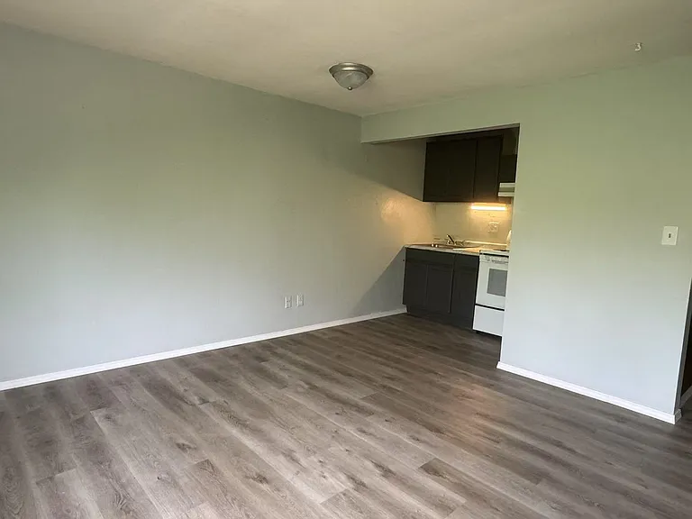 3401 Woodman Dr #108 — Photo 16