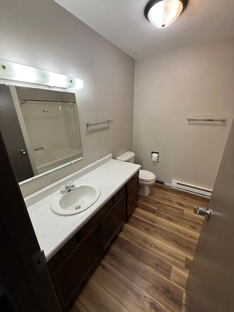 218 Hall St — Photo 3