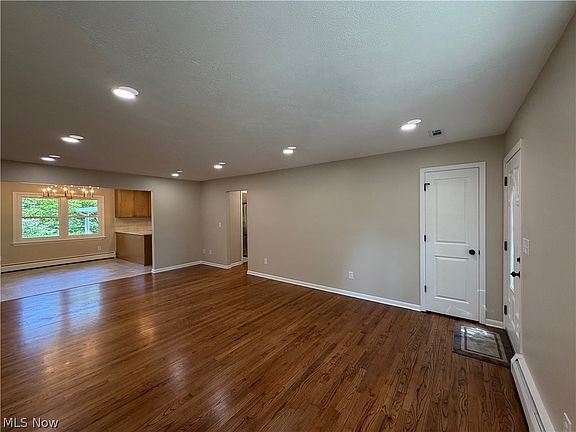 4th image of 7221 Rosedale Dr