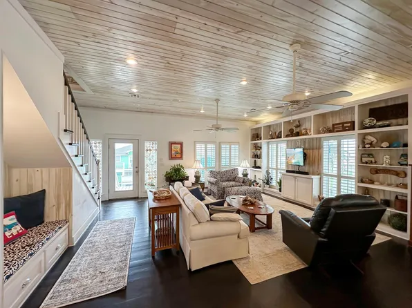214 Biloxi, Crystal Beach, TX 77650