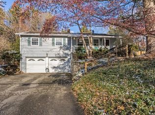 108 Oakdale Rd, Chester, NJ 07930