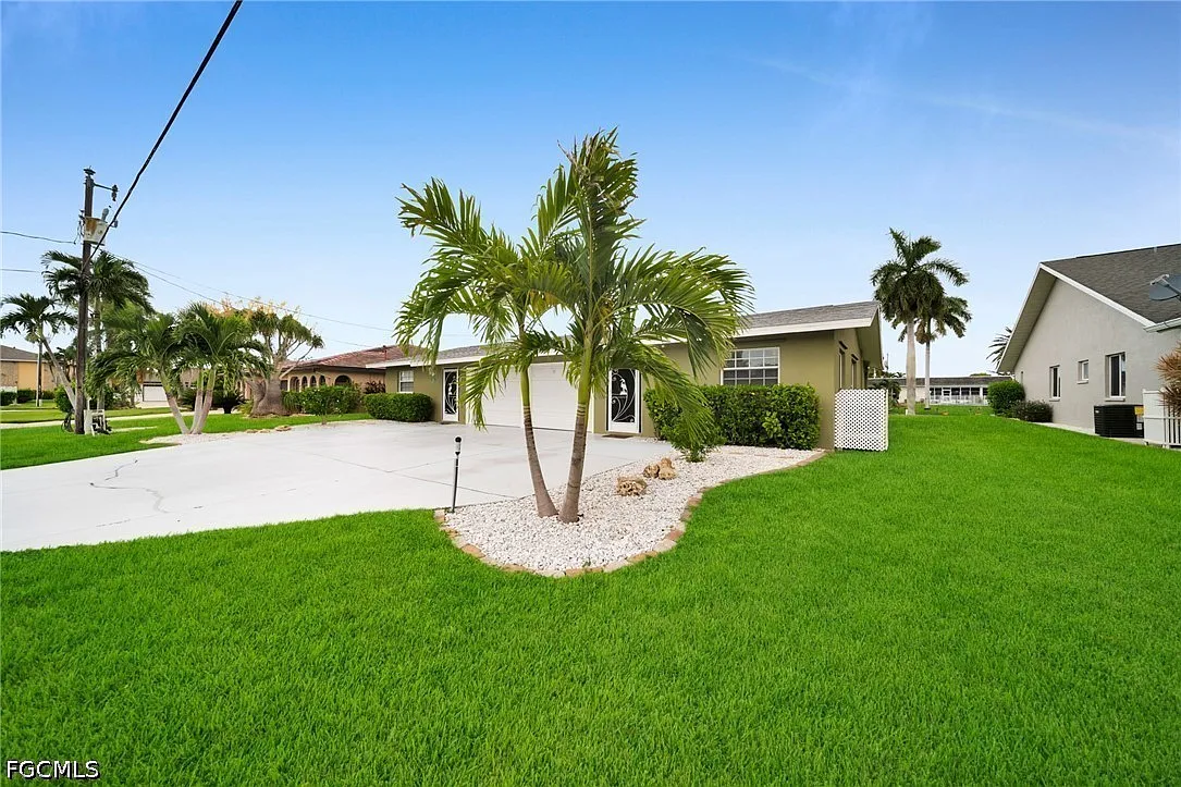 2 bed, 1.5 bath, 1064 sqft, $1,600 — Photo 3