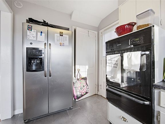 5th image of 135 Spring Grove Rd