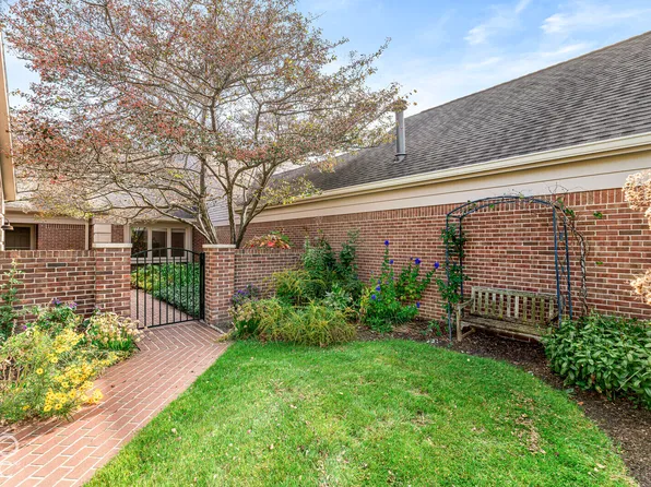 214 Olde Mill Cv, Indianapolis, IN 46260