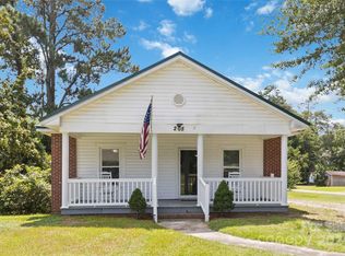 205 Duke St, Great Falls, SC 29055
