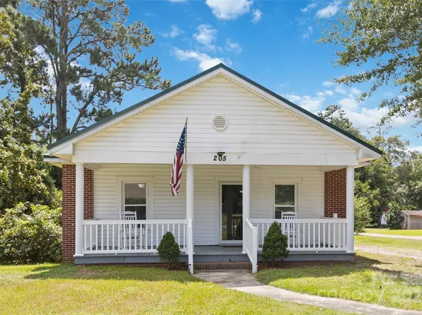 205 Duke St, Great Falls, SC 29055