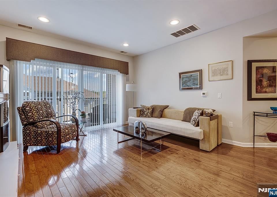1st image of 10402 Warrens Way Floor 4