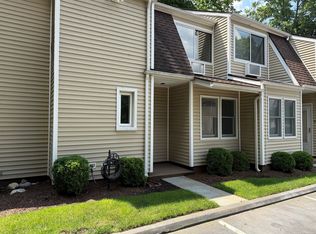 30 De Bera Ln APT 2, Stamford, CT 06902