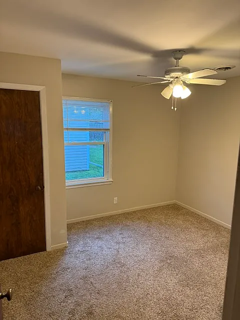 3 bed, 1044 sqft, $1,650 — Photo 4