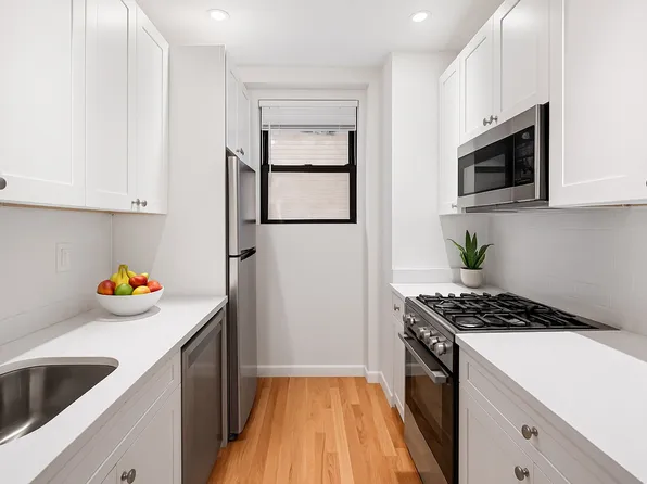 330 Third Avenue image 5 of 8