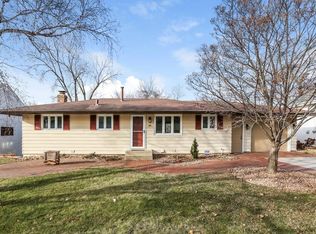 466 12th Ave NW, New Brighton, MN 55112