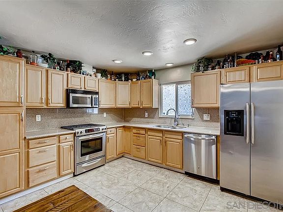 2nd image of 3252 Carolyn Cir
