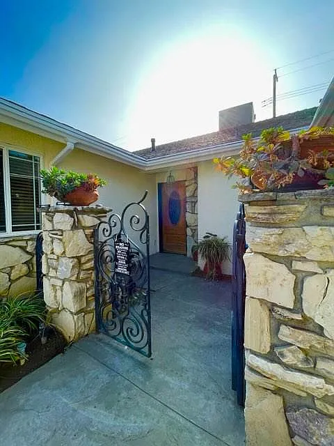 Cozy 1 Bed/1 Shared Bath Room in Peaceful Anaheim Hills | Available 6/18 | $1250/mo — Photo 4
