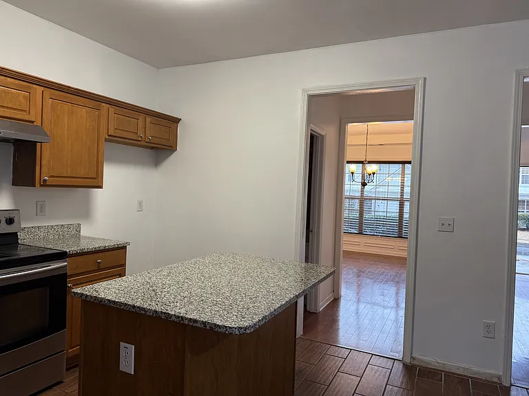 425 Friars Head Dr — Photo 11