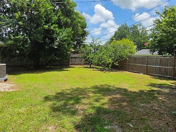5th image of 1304 Bellevue Dr