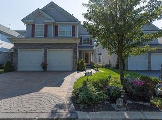 66 Kate Cir, Middle Island, NY 11953