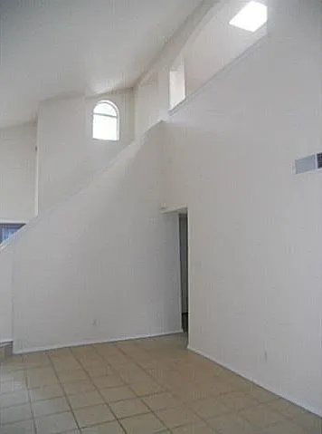 3 bed, 2.5 bath, 1579 sqft, $1,600 — Photo 4