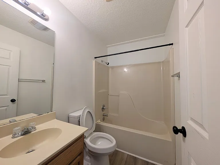 587 Baker Rd #J1 — Photo 5