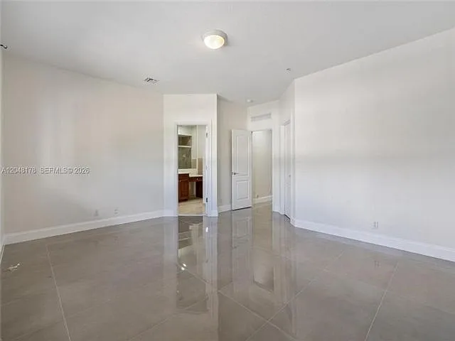 1772 NE 9th St — Photo 10