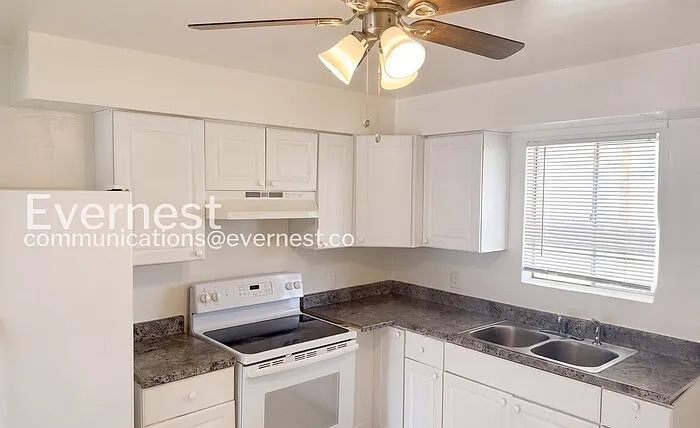 445 N Drew St E — Photo 6