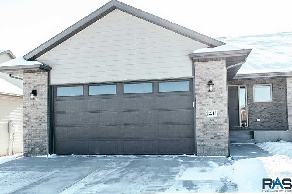 1st image of 2411 E Tranquility Cir