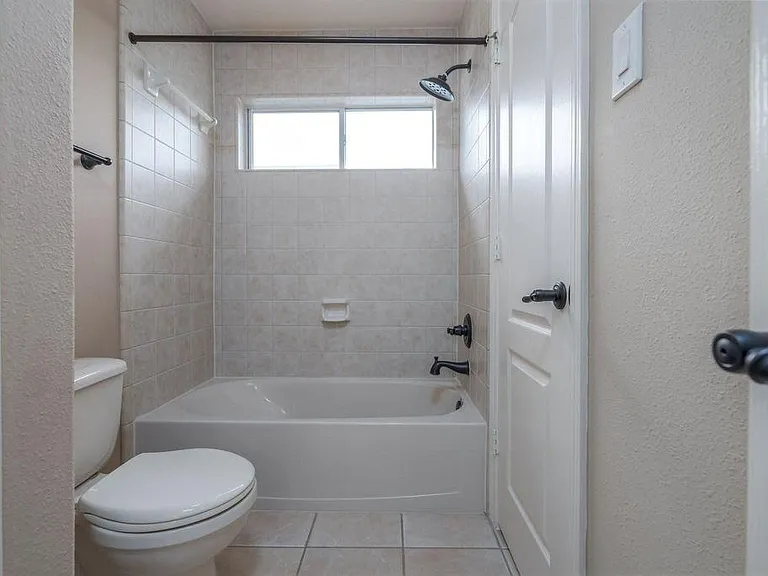 12406 Santiago Cove Ln — Photo 30