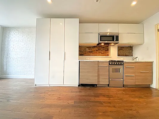 Rented by Corcoran | media 15