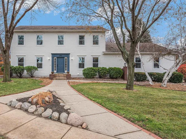 2701 E Thomas Cir, Sioux Falls, SD 57103